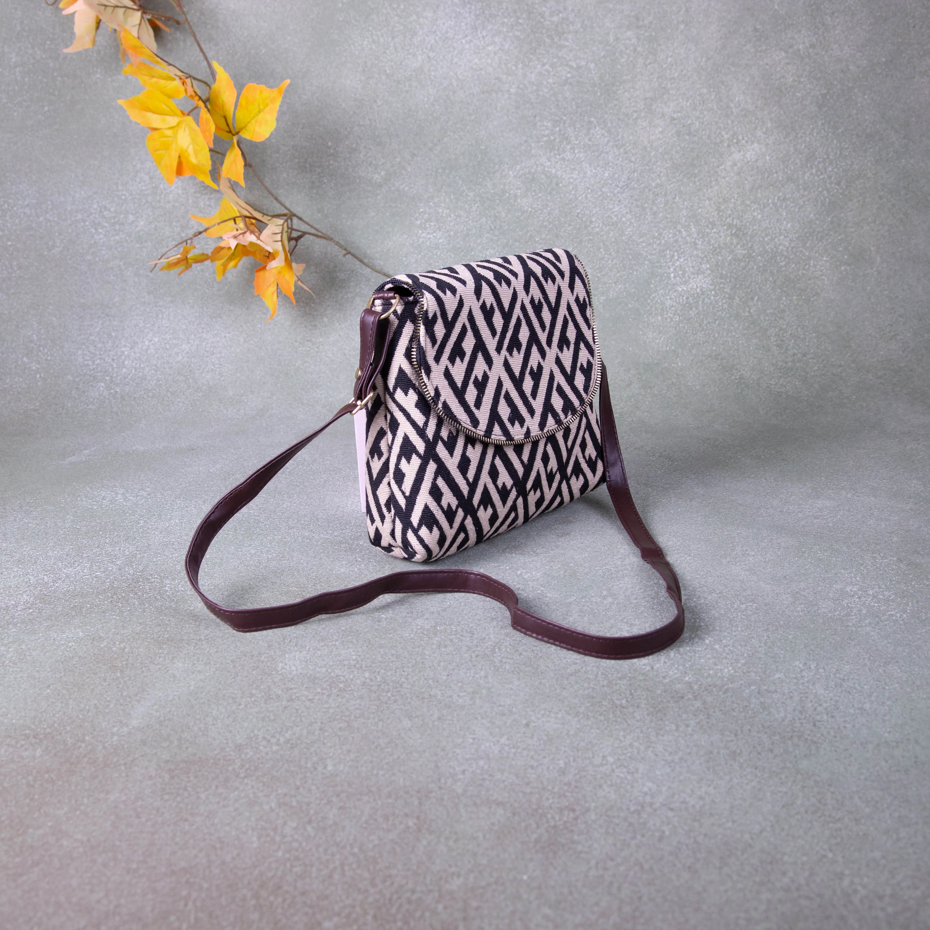 Regular Slings Black Colour Diamond Design with Round Flap