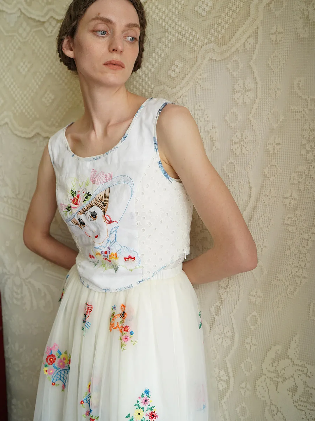 Unlogical Poem Retro Elegant Embroidered Short Vest