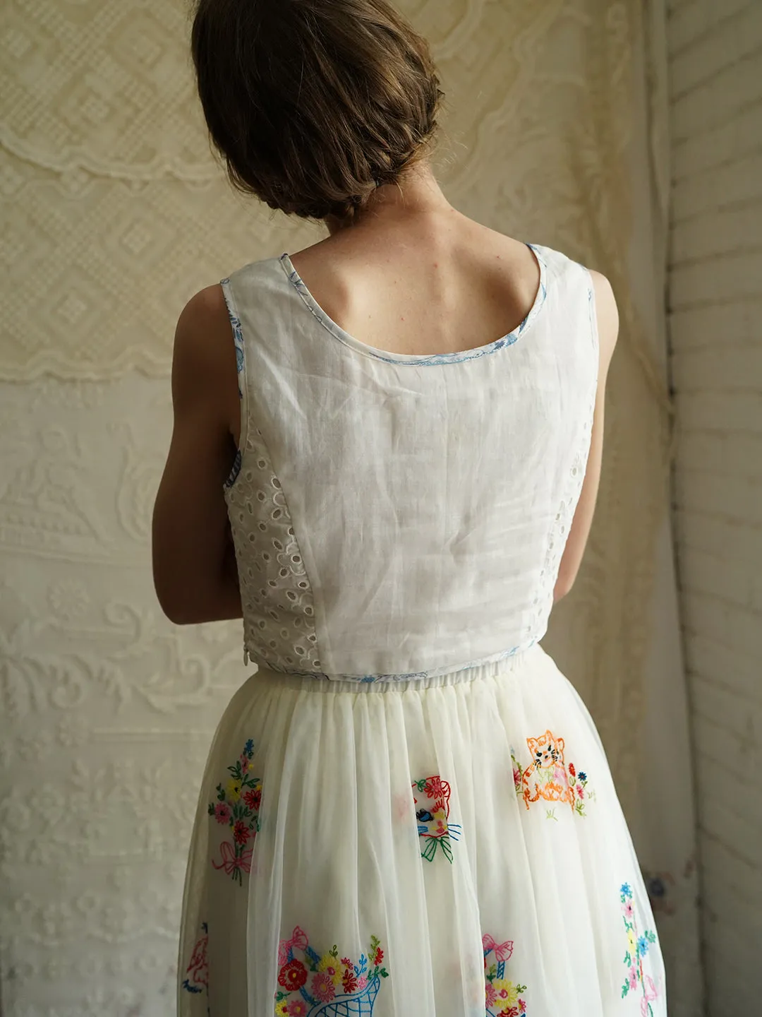 Unlogical Poem Retro Elegant Embroidered Short Vest