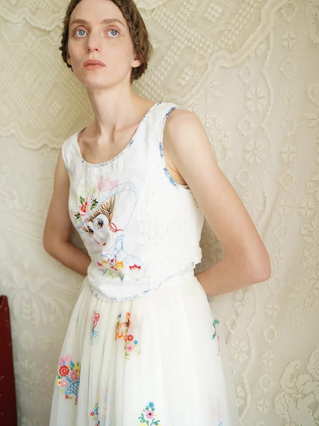 Unlogical Poem Retro Elegant Embroidered Short Vest