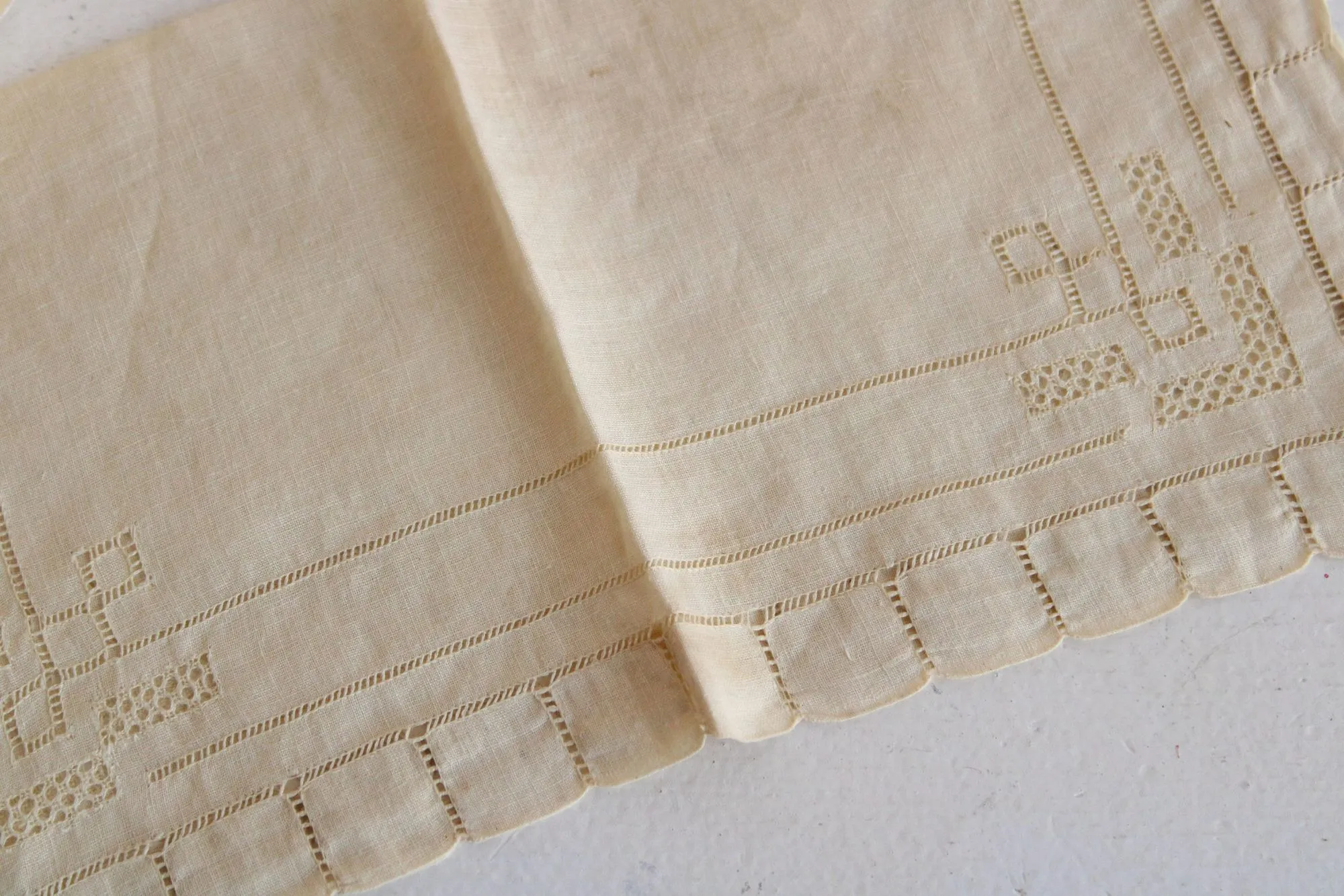 Vintage 1940s  Ivory Linen Natural Plant Hand Dyed Hankie