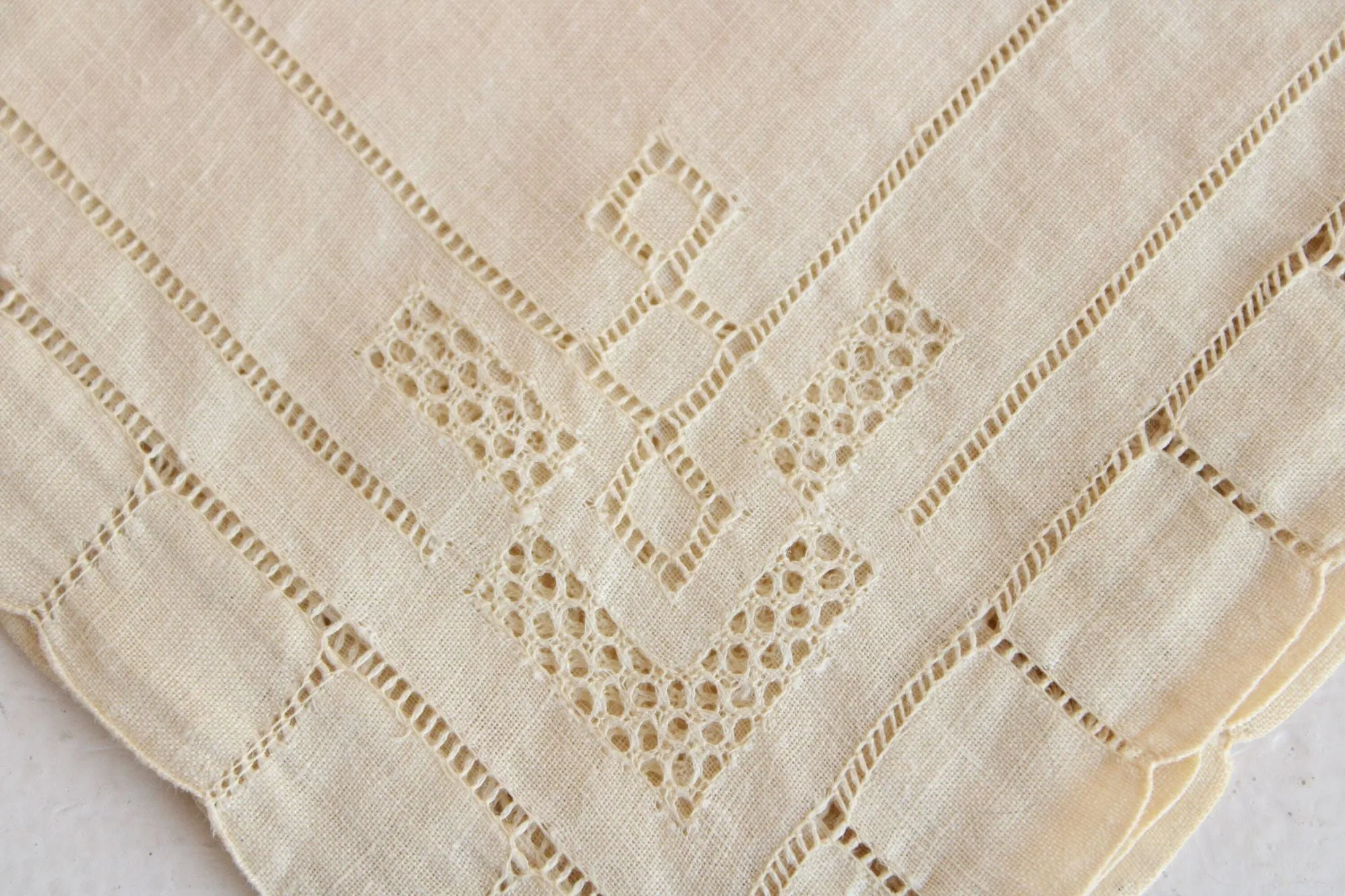 Vintage 1940s  Ivory Linen Natural Plant Hand Dyed Hankie