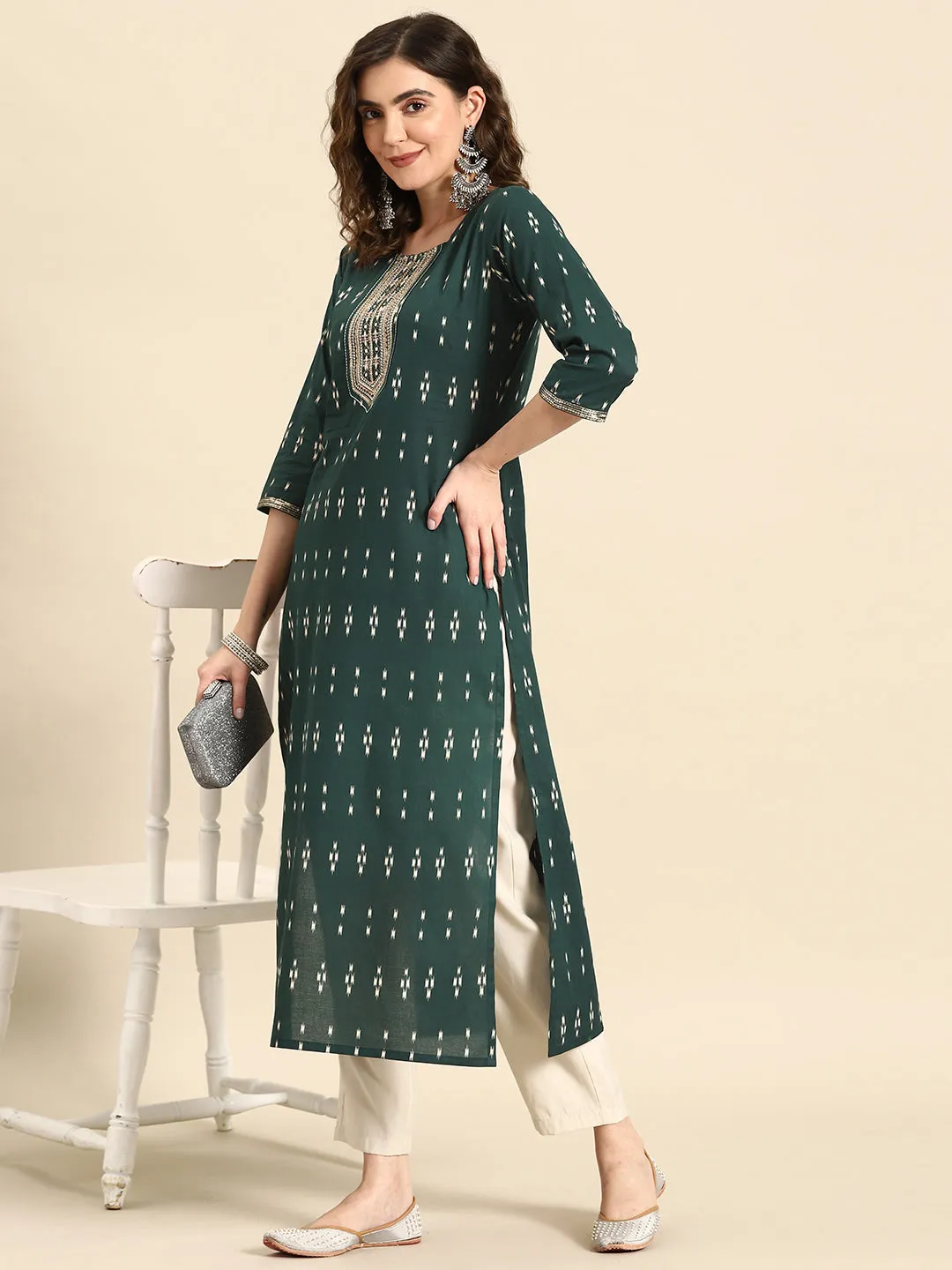 Women Green Embroidered Yoke Desgin Straight Kurta